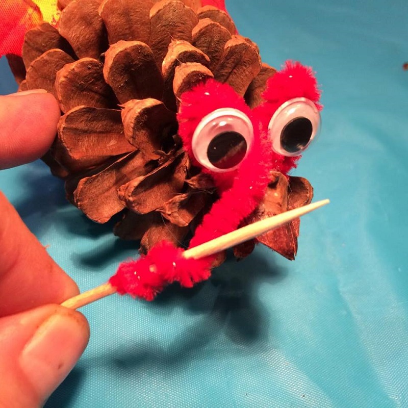 Pine Cone Turkeys Pine Cone Crafts For Kids And More   Pc Turk 12 1 